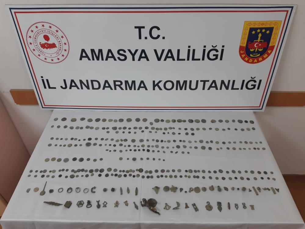 JANDARMA OPERASYON DÜZENLEDİ 347 TARİHİ ESER ELE GEÇİRİLDİ