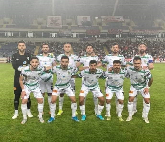 Amasyaspor Futbol Kulübü Çorumda oynadığı Belediye Kütahyaspor 'a farklı yenildi