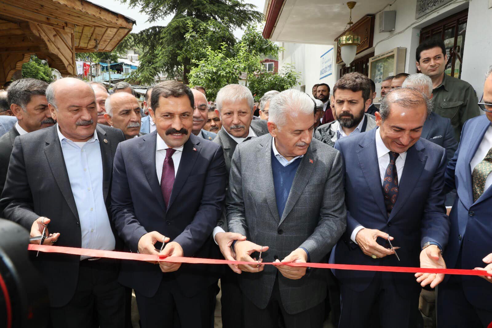 ESKİ BAŞBAKAN YILDIRIM, AMASYA’DA BİR DİZİ AÇILIŞLAR GERÇEKLEŞTİRDİ