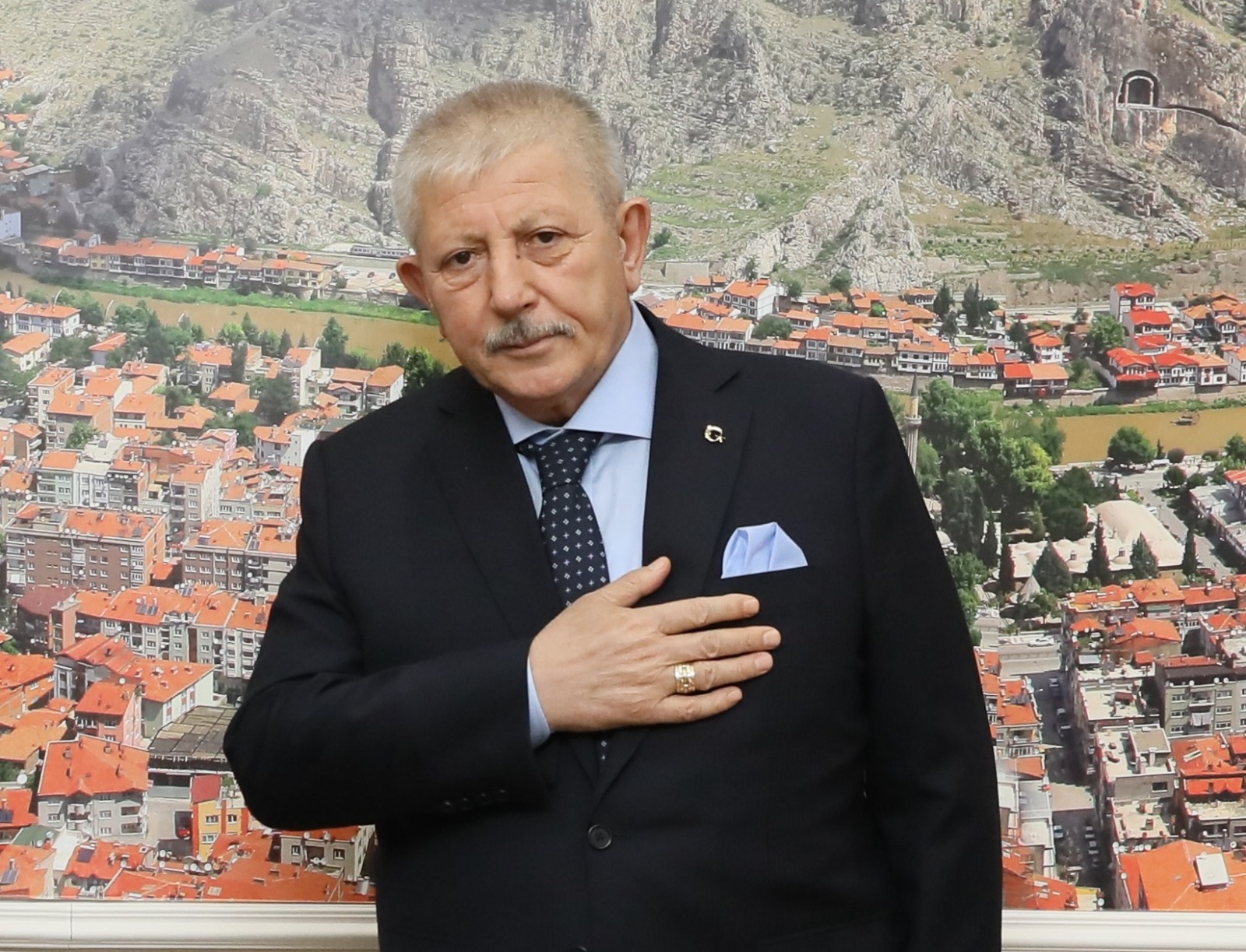 SARI: ‘BAYRAMLAR, GÜNLERİN EN MÜSTESNASIDIR’