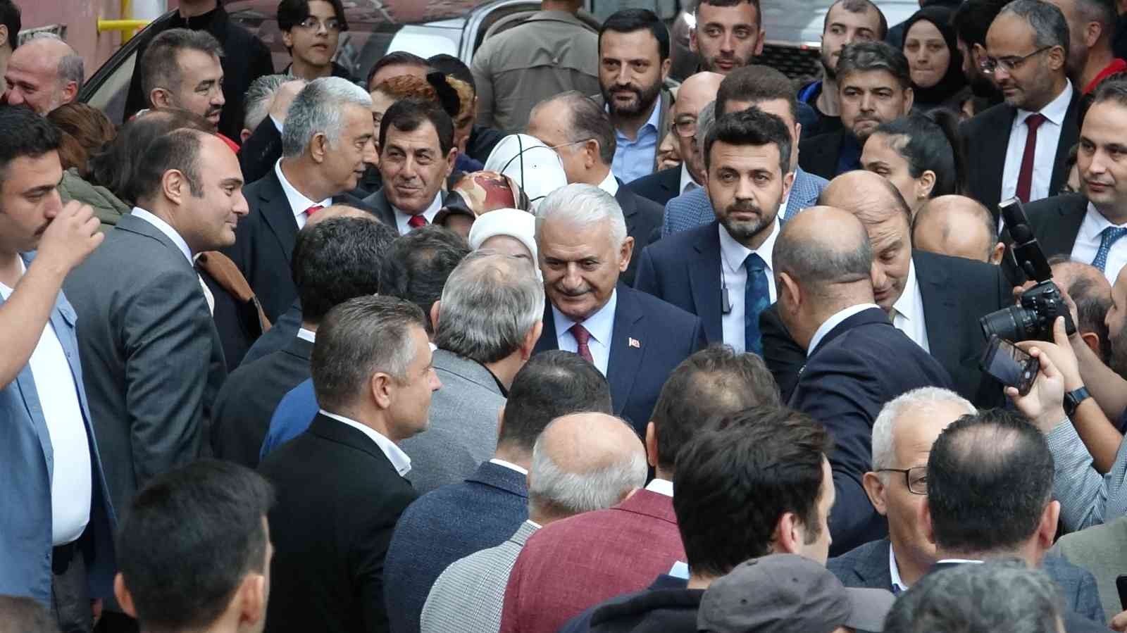 Binali Yıldırım, Trabzon’da anaokulu açılışına katıldı