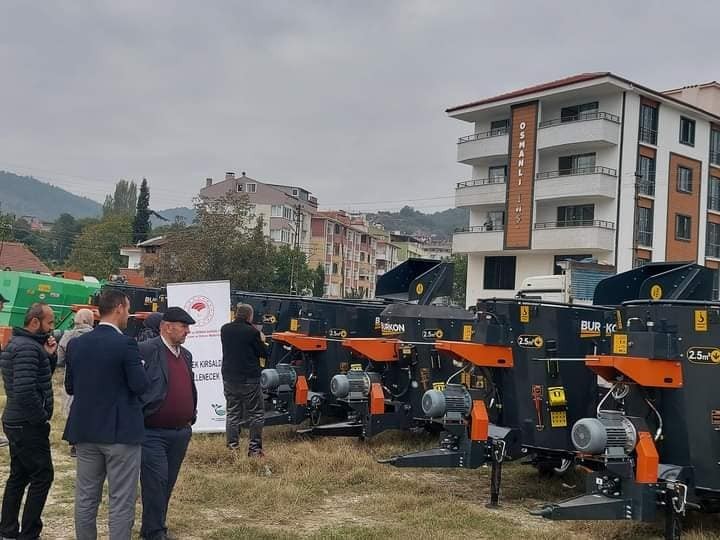 Boyabat’ta çiftçiye yüzde 70 hibeli makine