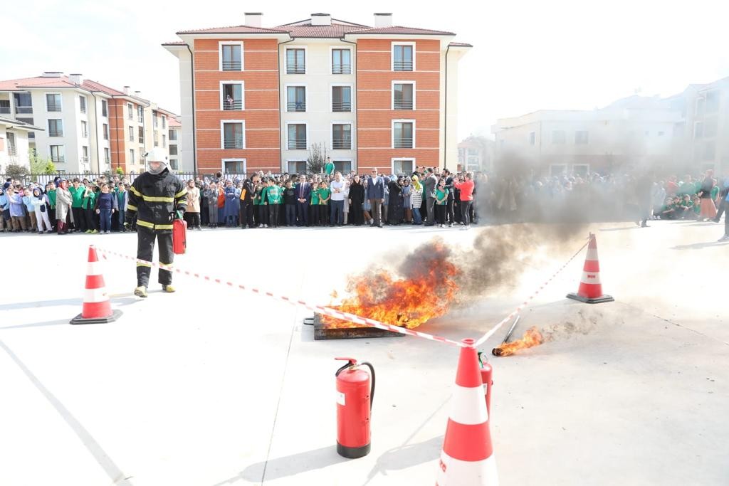 Deprem anı, yangın ve tahliye tatbikatı düzenlendi