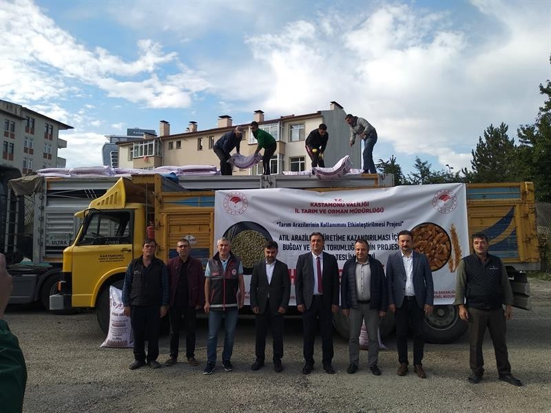 Kastamonu’da çiftçilere 105 ton buğday ve 61 ton arpa tohumu dağıtıldı