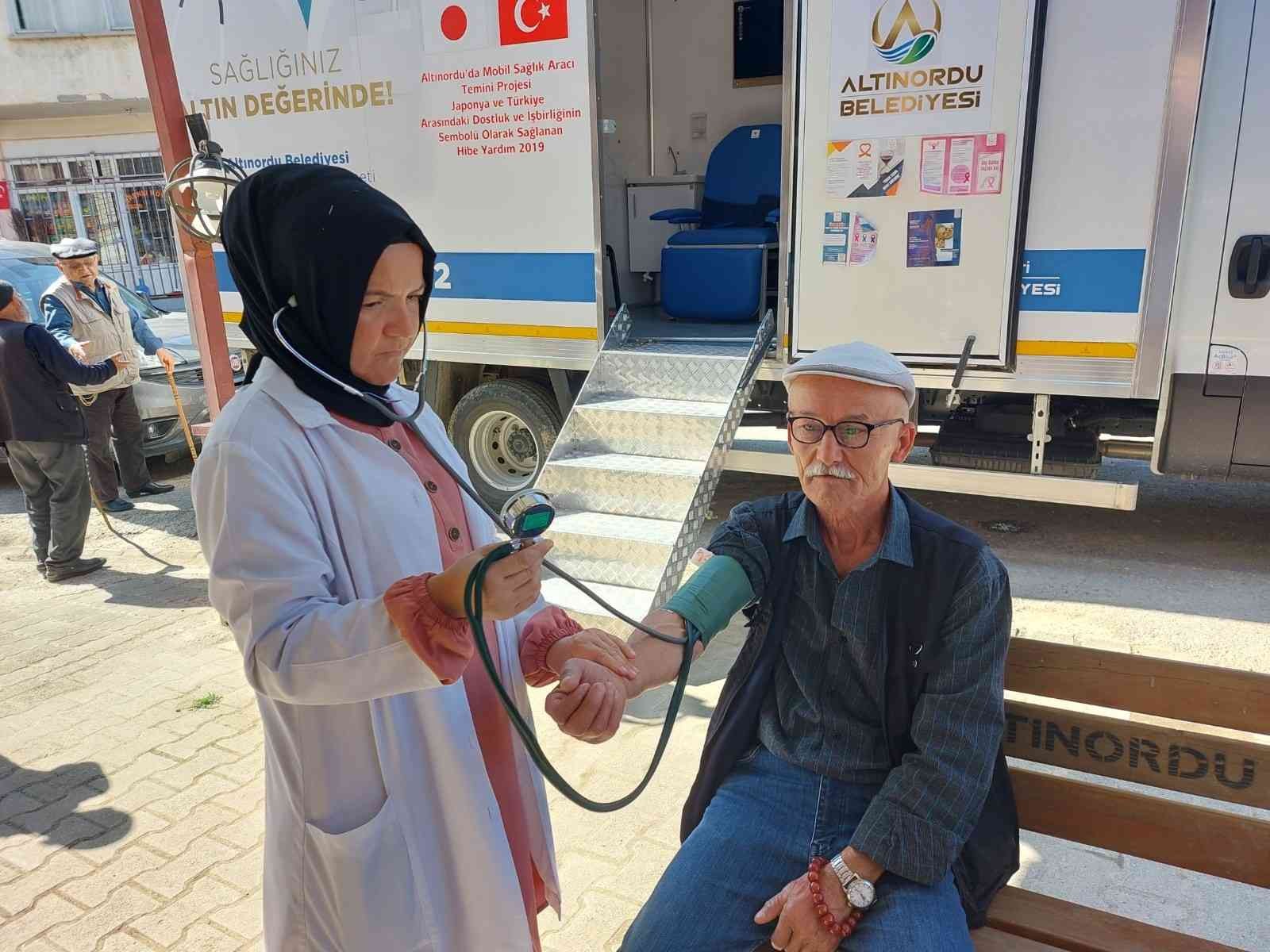 Mobil sağlık tarama aracı ile kırsal mahallelerde hizmet veriliyor