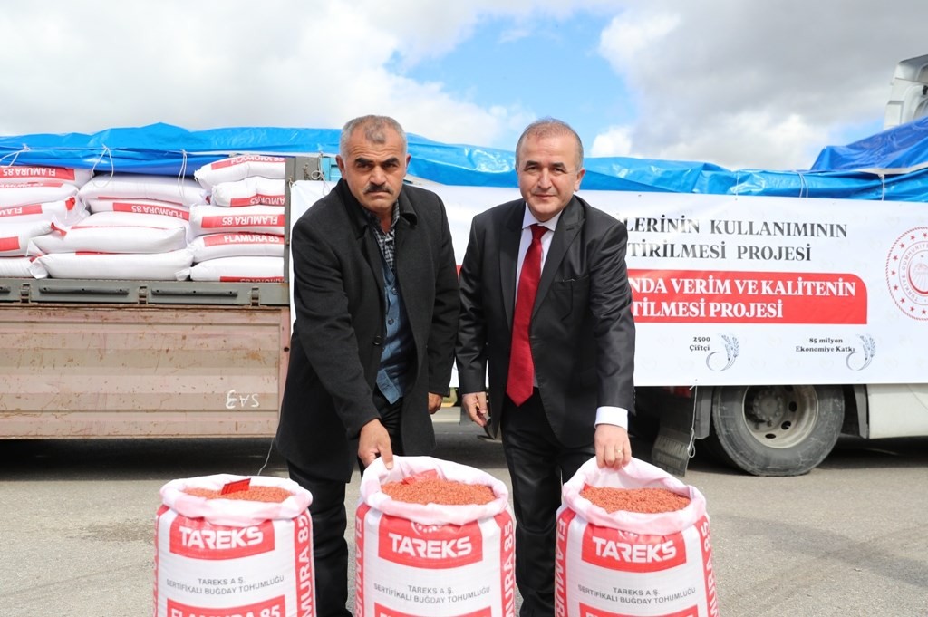 Tokat’ta 2 bin 500 çiftçiye buğday tohumu dağıtıldı